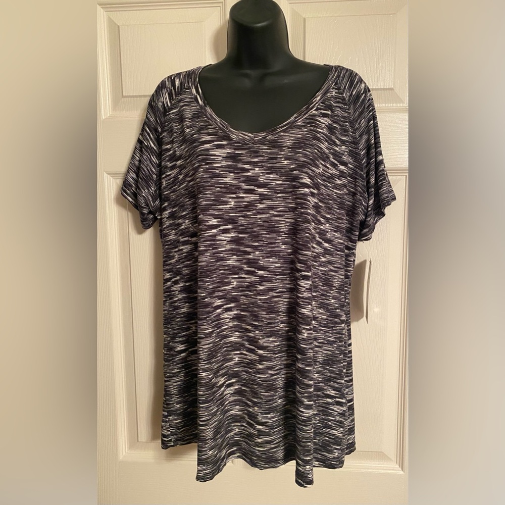 Game Time Brand, Black/White/Gray athletic vneck top